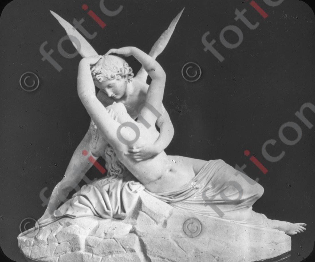 Amor und Psyche | Cupid and Psyche - Foto foticon-simon-176-031-sw.jpg | foticon.de - Bilddatenbank für Motive aus Geschichte und Kultur